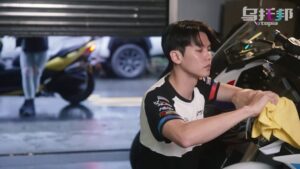 สาวมอไซค์น่ารักโดนควยใหญ่ซอยหีจนฉีกขาด น้ำเงี่ยนพุ่งแตกในทะลักคาหีชมพู
