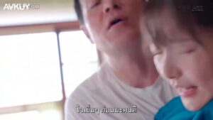 สาวญี่ปุ่นตัวเล็กถูกคู่สวิงกิ้งข้างห้องเย็ดสด ซอยหีโหดแตกในพุ่งกระจาย