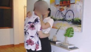 คลิปหลุด น้องมิกกี้ Onlyfans โดนควยใหญ่รุมซอยหีเนียนยืนเย็ดสดแตกในไม่ยั้ง