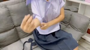 คลิปหลุดนักเรียนม.ปลายหีฟิต โดนแฟนควยใหญ่ซอยหีสดแรงแตกในทะลัก